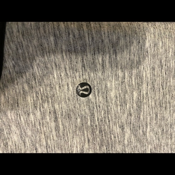 Women’s Lulu sleeveless hoodie - Picture 2 of 4